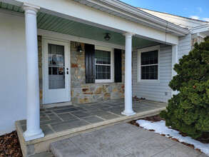 70 Quarry Rd in Leola, PA - Foto de edificio - Building Photo