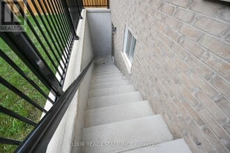 46 Mevira Gardens in Oakville, ON - Building Photo - Building Photo