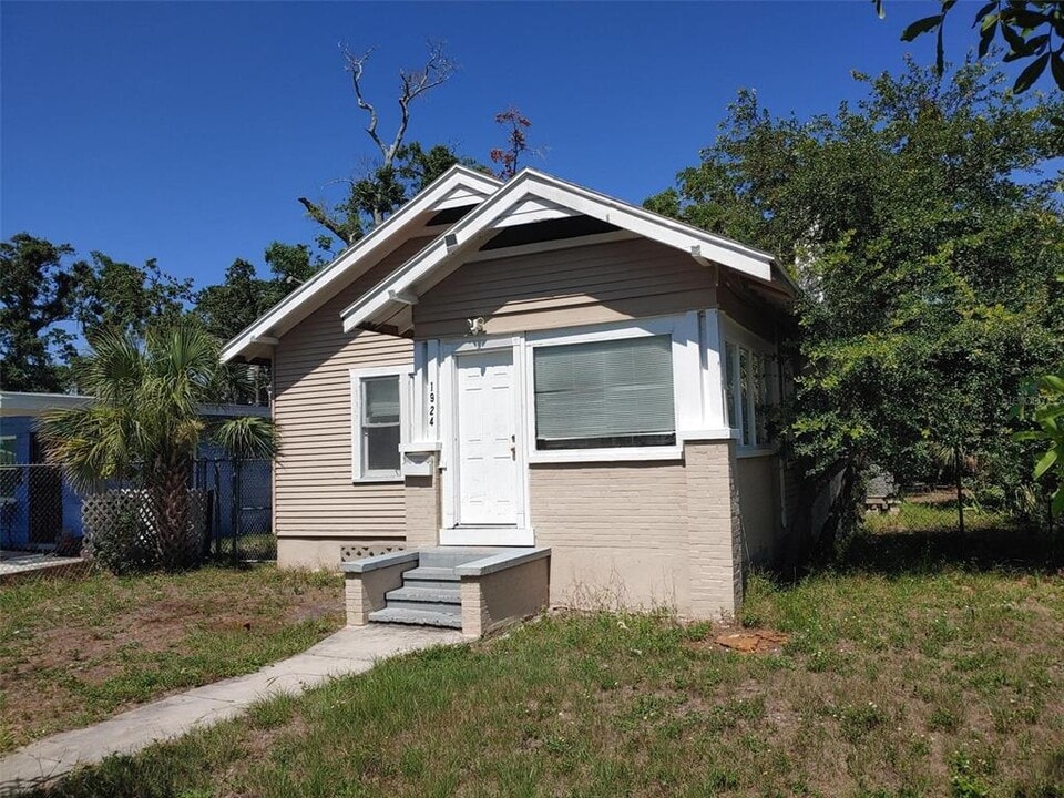 1924 30th St S in St. Petersburg, FL - Building Photo