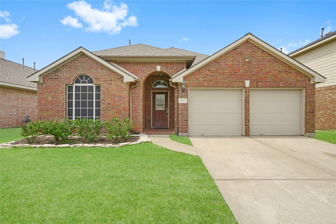 24811 Sandusky Dr in Tomball, TX - Building Photo