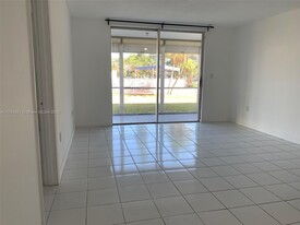 2859 Leonard Dr in Aventura, FL - Building Photo