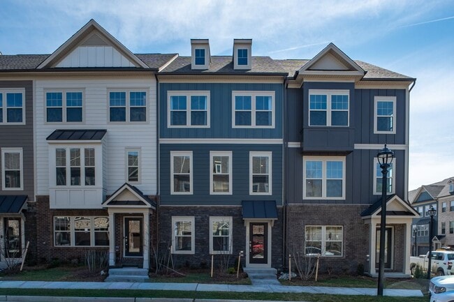 236 Chianti Ter SE in Leesburg, VA - Building Photo - Building Photo