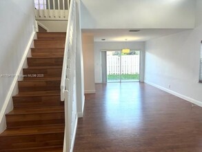 311 SW 100th Ave in Pembroke Pines, FL - Building Photo - Building Photo
