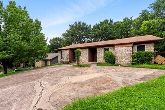 2320 Montclaire St in Austin, TX - Building Photo - Building Photo