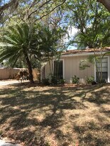 2633 Pursell Cir, Unit 2633 Pursell circle in Sarasota, FL - Building Photo