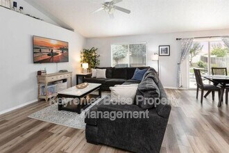 879 N Traquair Pl in Meridian, ID - Building Photo - Building Photo
