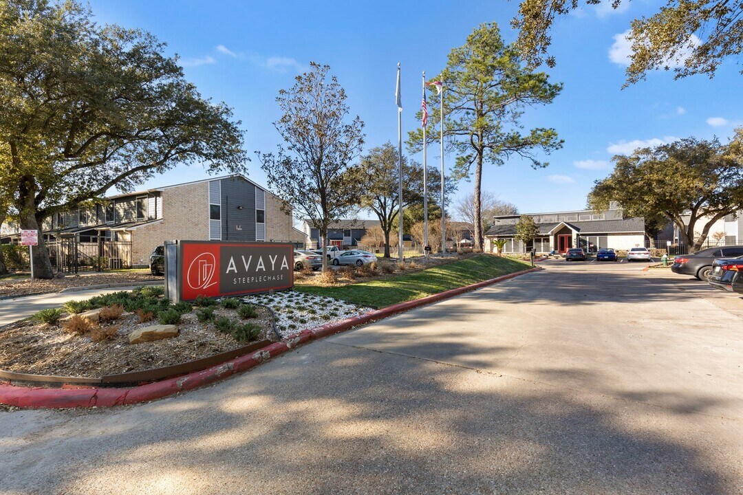 Avaya Steeplechase in Houston, TX - Foto de edificio