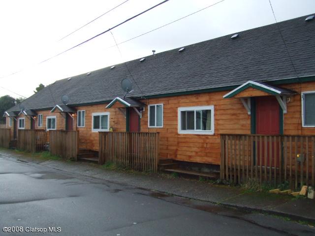 1159 S Downing St in Seaside, OR - Foto de edificio