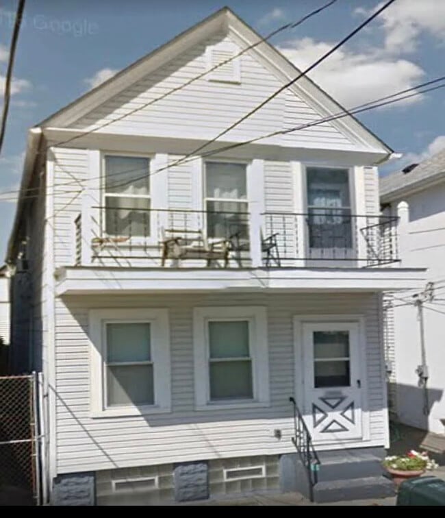 1926 E 123rd St, Unit Up front house