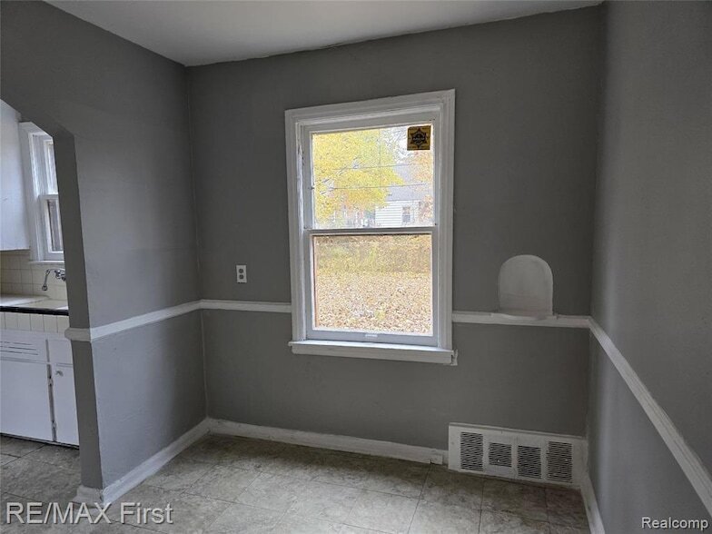 8239 Manor in Detroit, MI - Building Photo