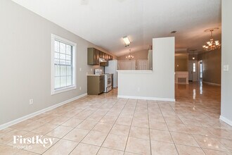 4576 Antler Hill Dr E in Jacksonville, FL - Building Photo - Building Photo