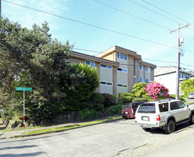 Thorndyke Apartments in Seattle, WA - Building Photo - Building Photo