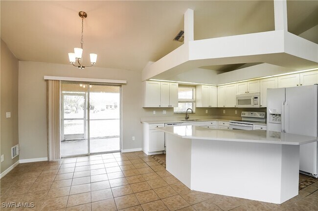 1305 NE 9th Ave
