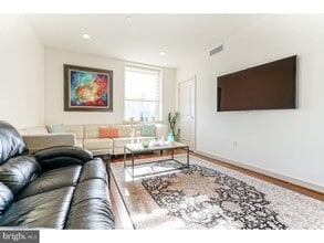 111 S 15th St in Philadelphia, PA - Building Photo - Building Photo
