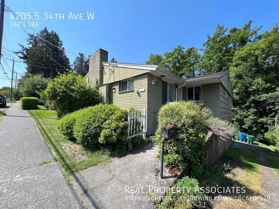 4205.5 34th Ave W in Seattle, WA - Building Photo