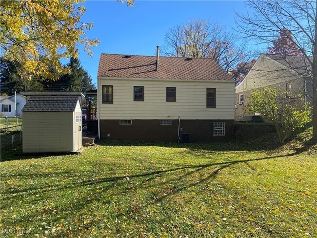 1231 Sippo Ave SW in Canton, OH - Building Photo - Building Photo