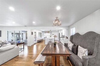 5837 Clendenin Ave in Dallas, TX - Building Photo - Building Photo