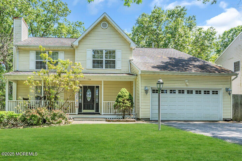754 Holly Berry Ln in Brick, NJ - Building Photo