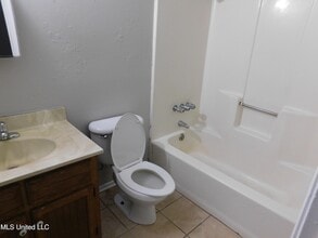 6455 Heather Rd in Horn Lake, MS - Foto de edificio - Building Photo