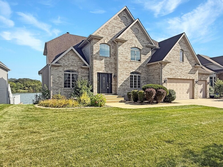 443 Hilbrich Dr in Schererville, IN - Building Photo