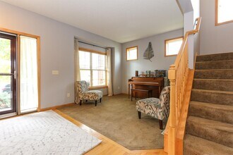 1715 Fox Run in Shakopee, MN - Building Photo - Building Photo