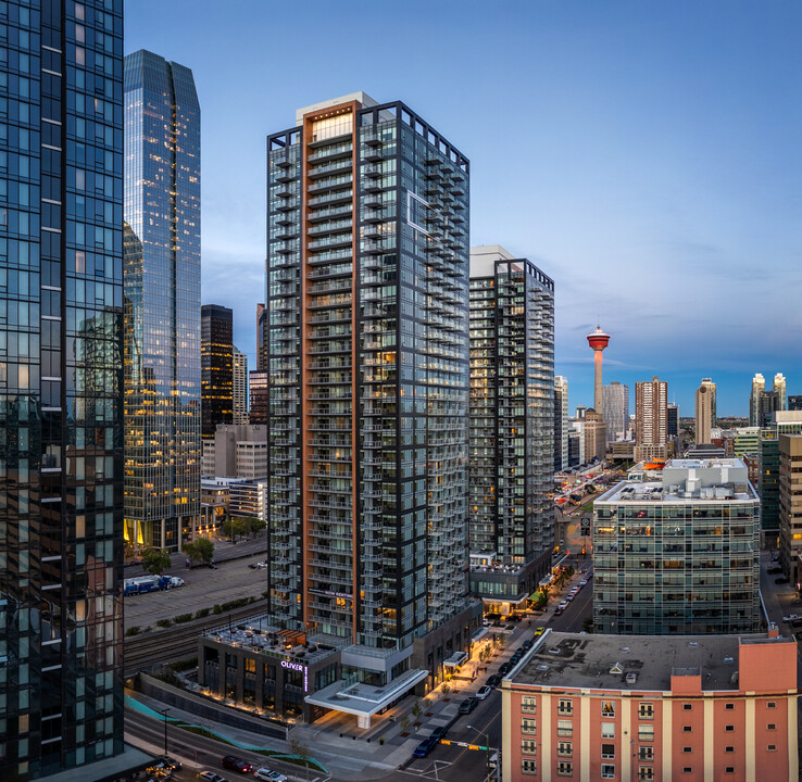 Oliver West in Calgary, AB - Foto de edificio