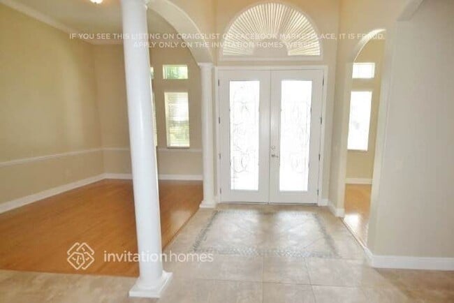 1103 Carriage Park Dr in Valrico, FL - Building Photo - Building Photo