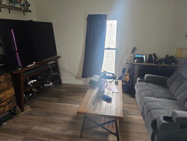 110 Robinson St, Unit Upper Robinson in North Tonawanda, NY - Building Photo - Building Photo