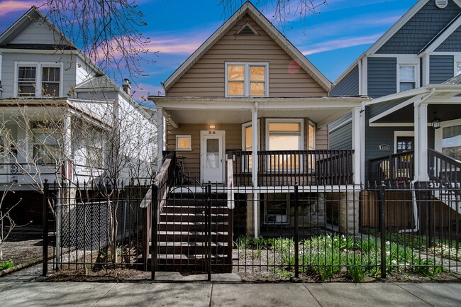 property at 4437 N Drake Ave