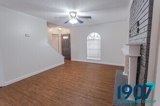 1201 Kings Ct in Moore, OK - Building Photo - Building Photo
