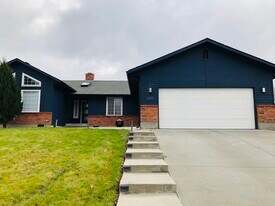 5201 W 14th Ave in Kennewick, WA - Building Photo