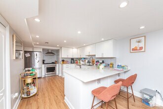 1545 W Addison St, Unit GDN in Chicago, IL - Foto de edificio - Building Photo