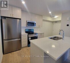 401 Glenroy Gilbert Dr in Ottawa, ON - Building Photo - Building Photo