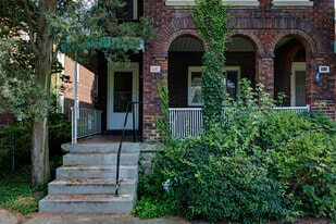 1858 Shaw Ave, Unit 1858 in Pittsburgh, PA - Building Photo