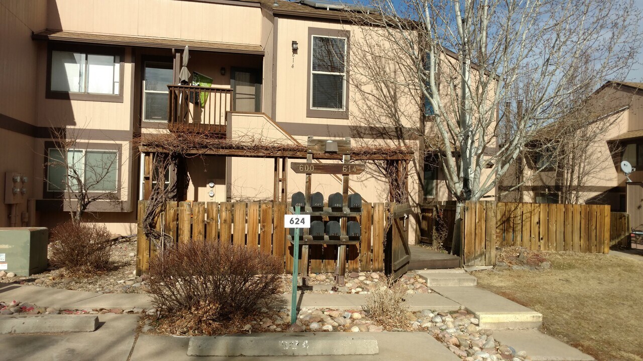 614 Tantra Dr in Boulder, CO - Foto de edificio