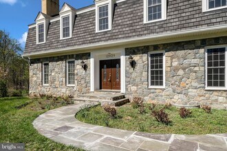 12929 Esworthy Rd in North Potomac, MD - Building Photo - Building Photo