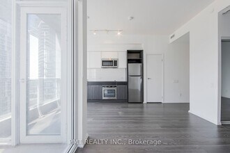 68-2068 Shuter St in Toronto, ON - Building Photo - Building Photo