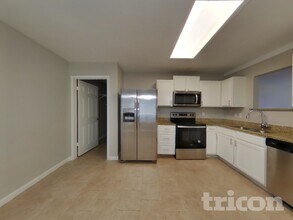 2814 Coast Plain Dr in San Antonio, TX - Building Photo - Building Photo