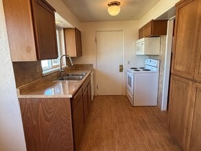 216 6th St NE in East Wenatchee, WA - Building Photo - Building Photo