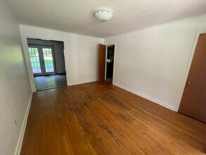 5542 Grafton St in Jackson, MS - Building Photo - Building Photo