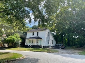 1 Berry Ave, Unit 1 Berry Avenue B in Newnan, GA - Building Photo - Building Photo