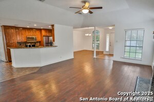 16714 Summer Creek Dr in San Antonio, TX - Building Photo - Building Photo
