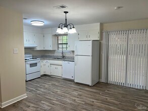6359 Cotton St in Pensacola, FL - Building Photo - Building Photo