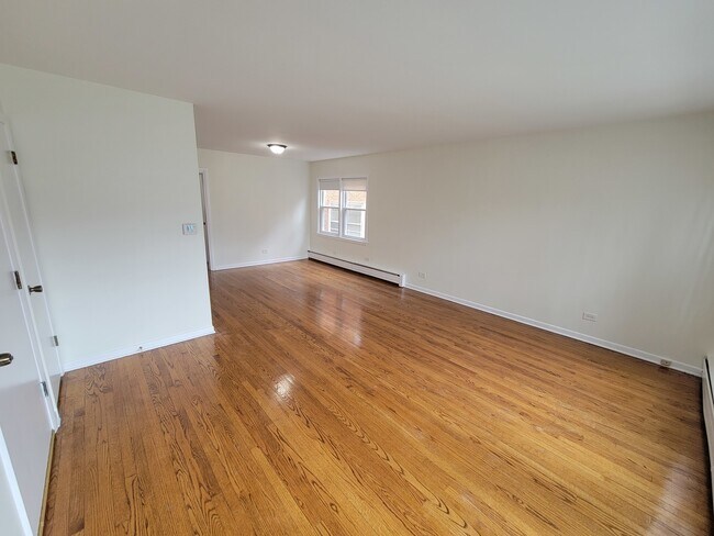 5809 N Whipple St in Chicago, IL - Building Photo - Building Photo