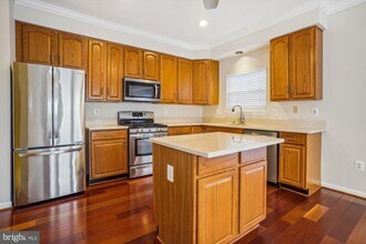 9238 Lorton Valley Rd in Lorton, VA - Building Photo - Building Photo