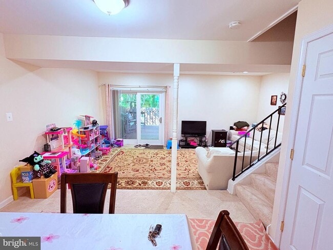 property at 15068 Catbrier Ct