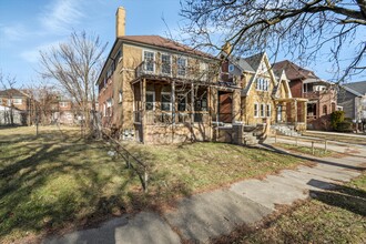 3322 Webb St, Unit 1 in Detroit, MI - Foto de edificio - Building Photo