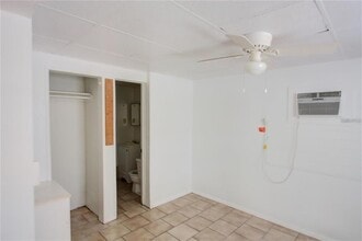 615 Shore Rd in Nokomis, FL - Building Photo - Building Photo