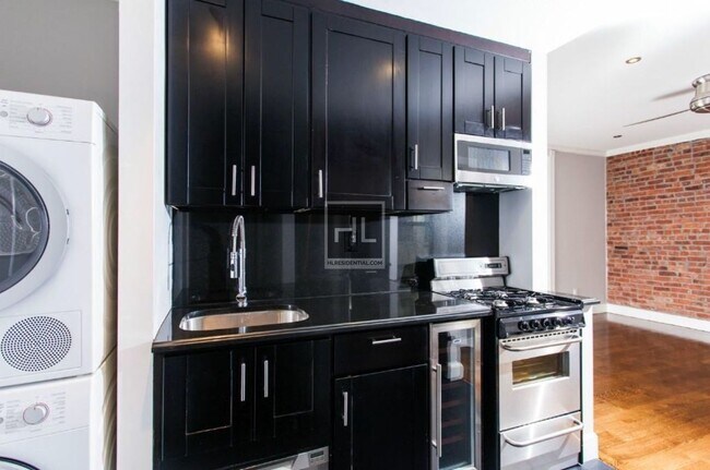 E 100TH ST., Unit 3B