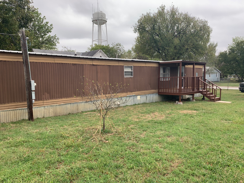 2025 Cherokee St in Delaware, OK - Building Photo